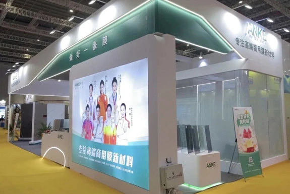 Doppel ausstellung löst 