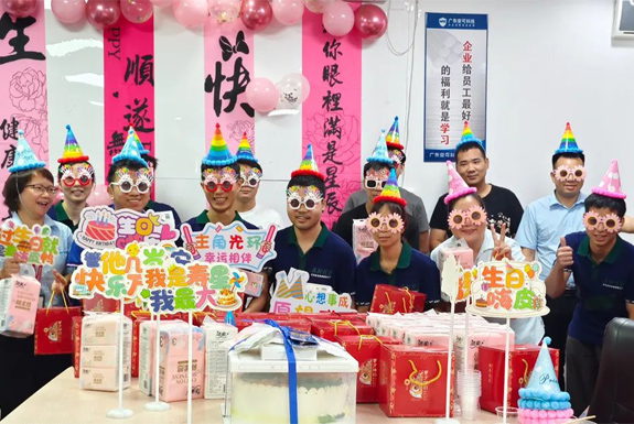 Eine wunderbare Geburtstags feier für ANKE-Teammitglieder!